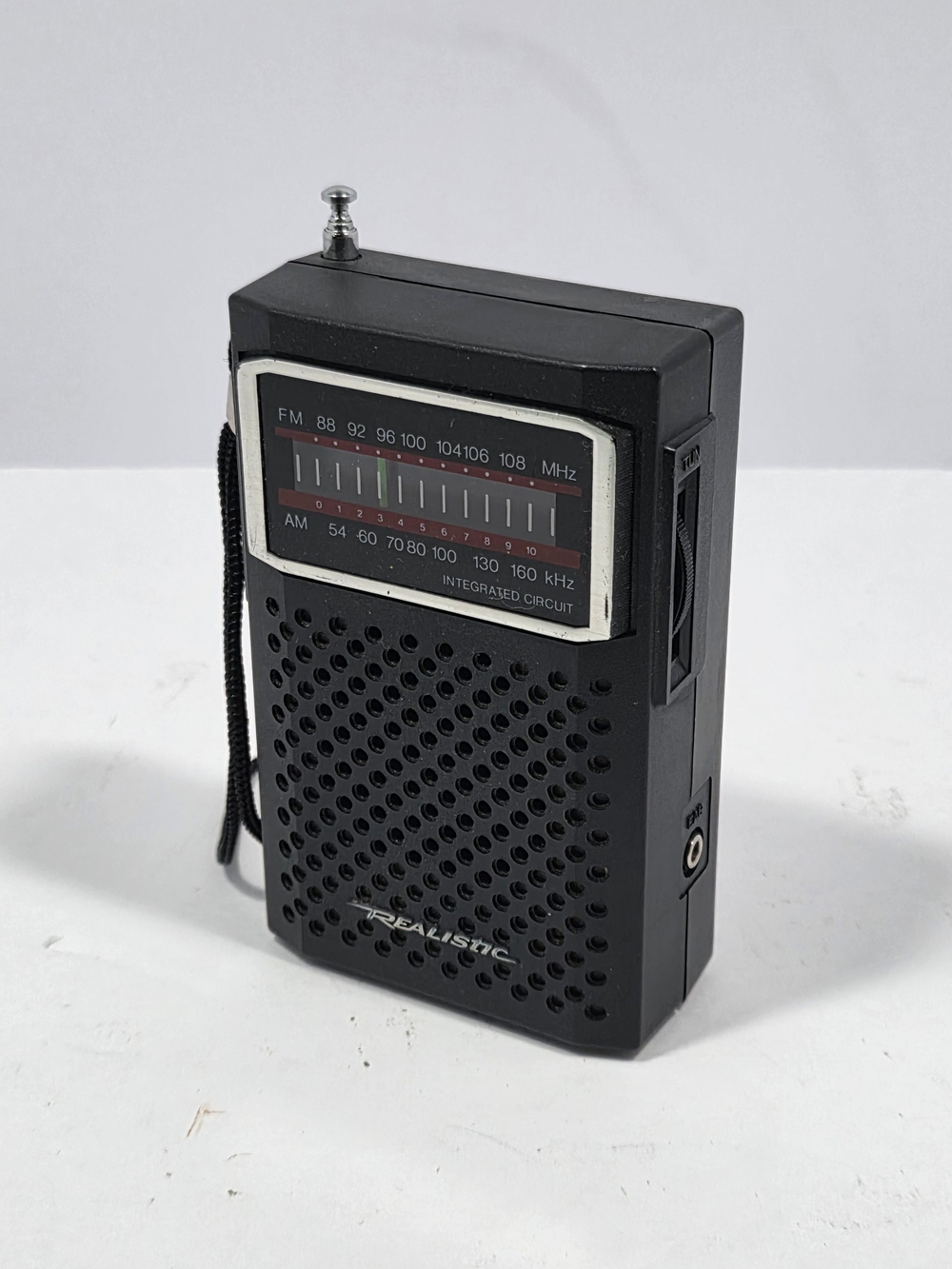 Vintage Realistic 12-634 AM/FM Pocket Radio Radio Shack Tandy 9V - TESTED & WORK
